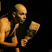 Motiv: ARENA 2004 - Koproduktion
Ressort: Erlangen
Fotograf: Rainer Windhorst (freier Mitarbeiter)
Personen von links: Die Koproduktiob spielt "Double" - und er wedelt mit den "erlanger nachrichten"